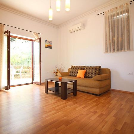Apartment Ema Near City Center Пореч Экстерьер фото