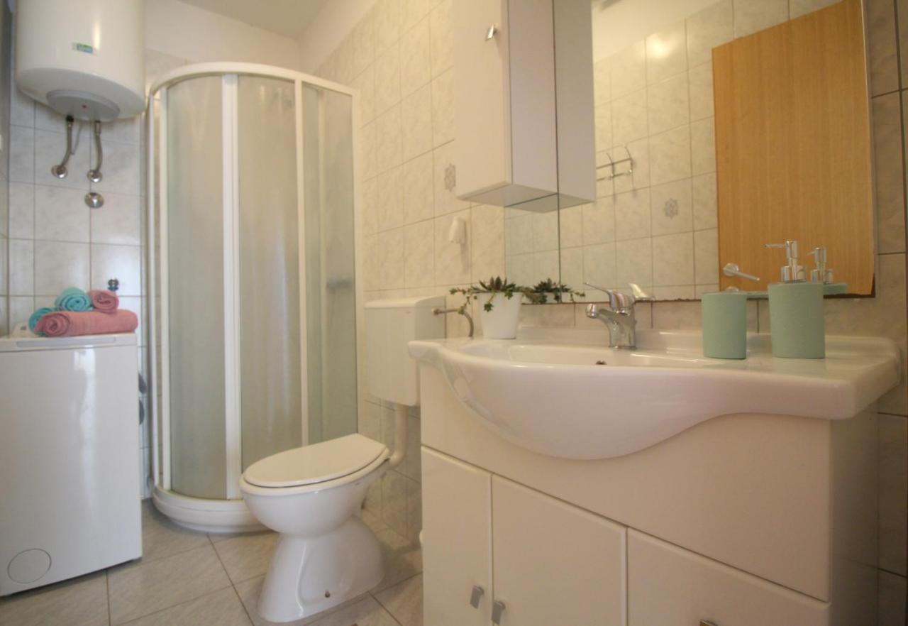 Apartment Ema Near City Center Пореч Экстерьер фото