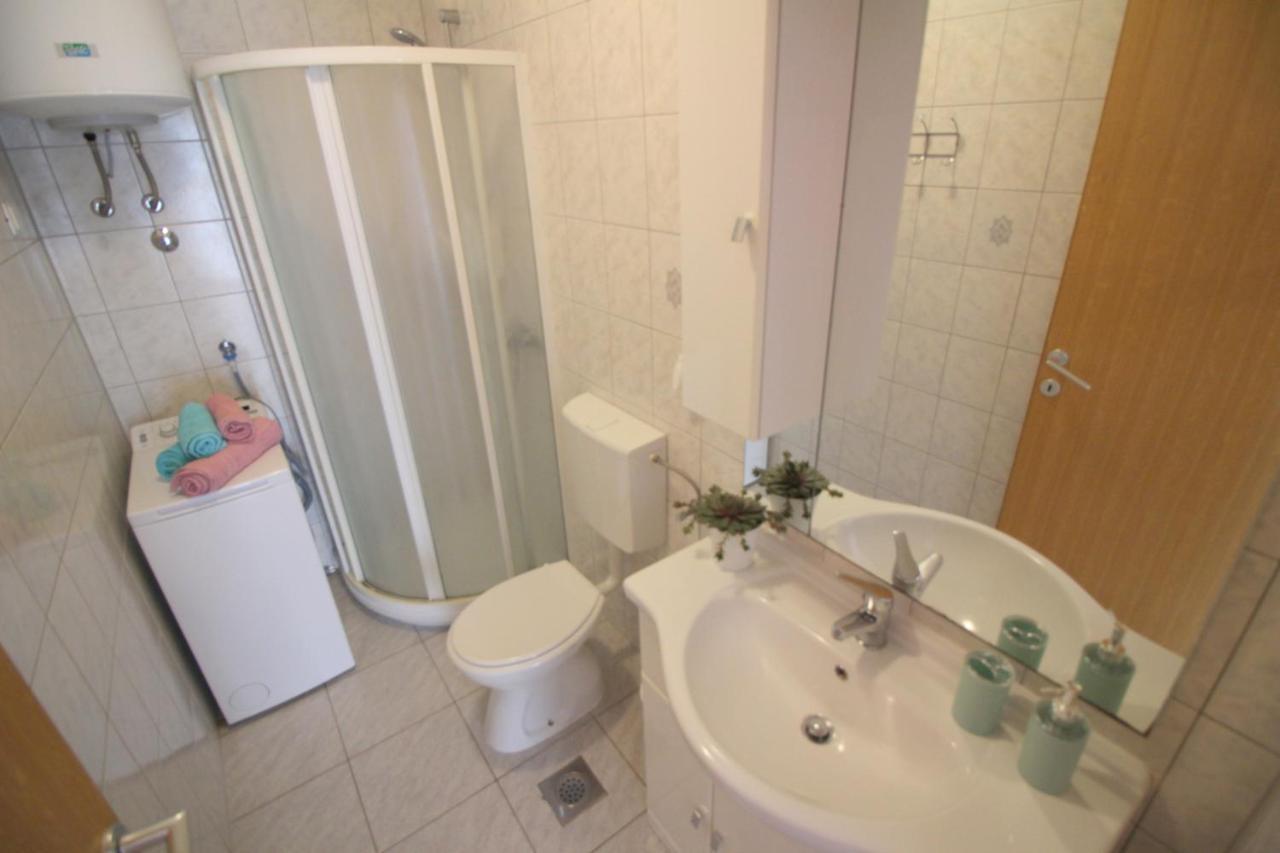 Apartment Ema Near City Center Пореч Экстерьер фото