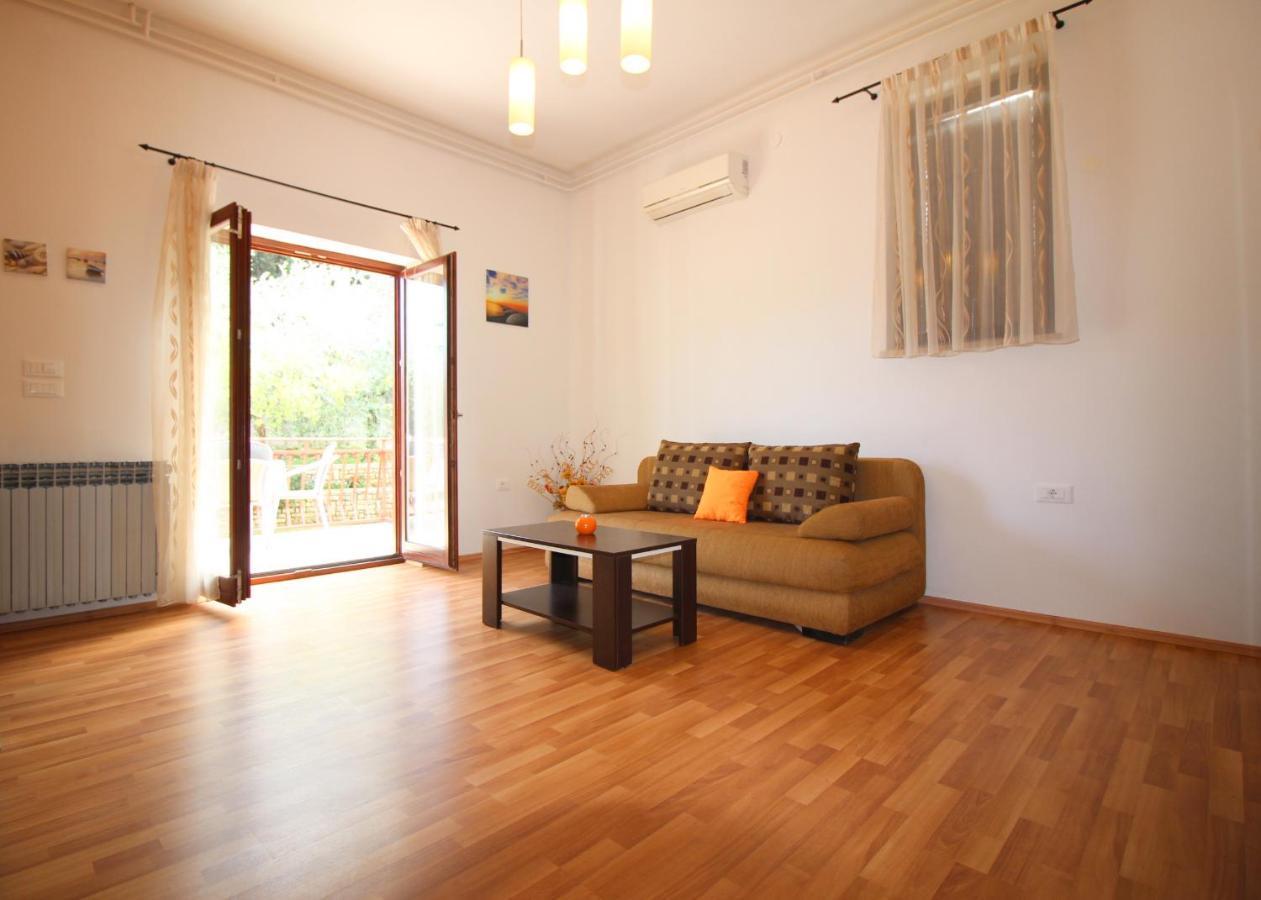 Apartment Ema Near City Center Пореч Экстерьер фото